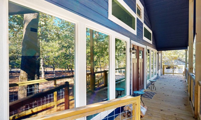 Holly Lake Ranch House | All-new cottage with resort amenities, covered porch, & screened dining room