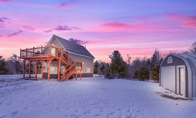 Kaladar House | All-season cozy pet-friendly country retreat on 24 acres; mins to trails & lakes