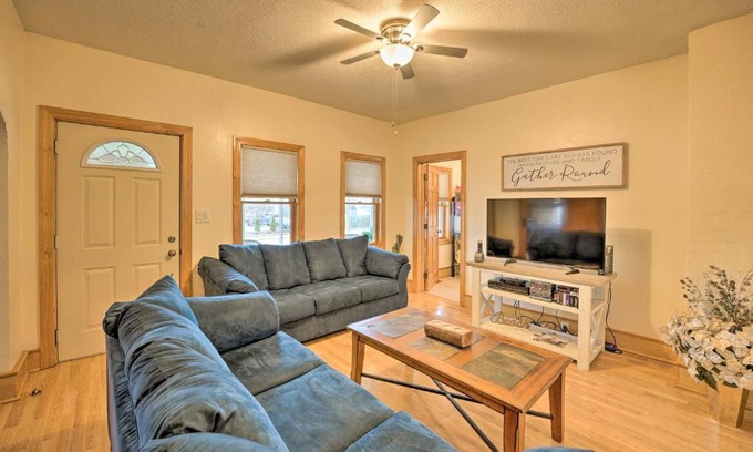 Grand Haven House | All-Season Grand Haven Getaway with Deck!