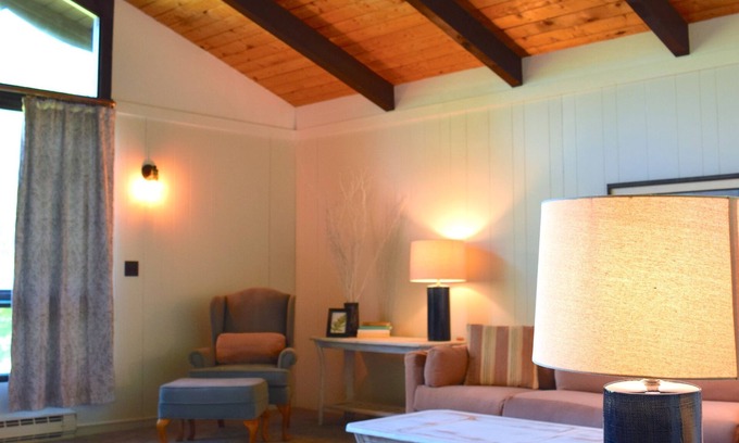 Hensonville House | All-Season Mountain Lodge - skiing, hiking, biking, near Windham & Hunter NY
