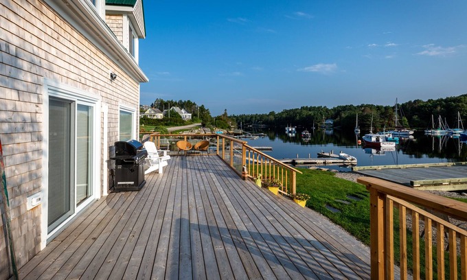 Gold River Cottage | All Season Oceanfront Getaway