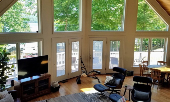 New Durham House | All season retreat waterfront chalet
