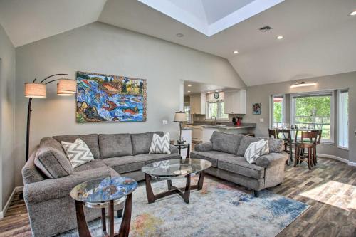 Chewelah House | All-Seasons Chewelah Home Fish, Golf and Ski!