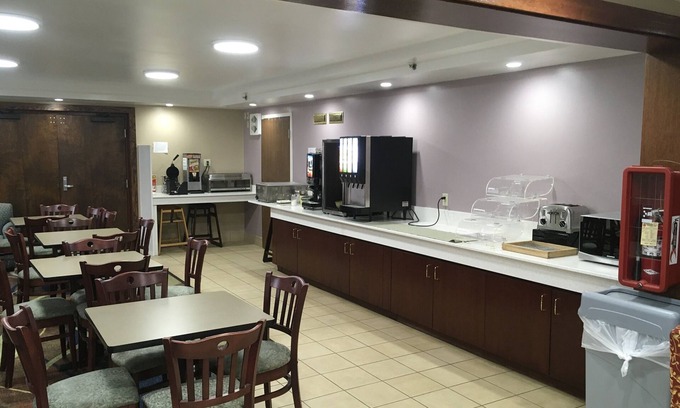 Smithfield Hotel | All Seasons Inn & Suites
