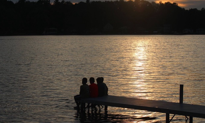 Fremont Cottage | All Sports Lake Cottage (255 Acre Lake). Completely Renovated. Cable, Wifi