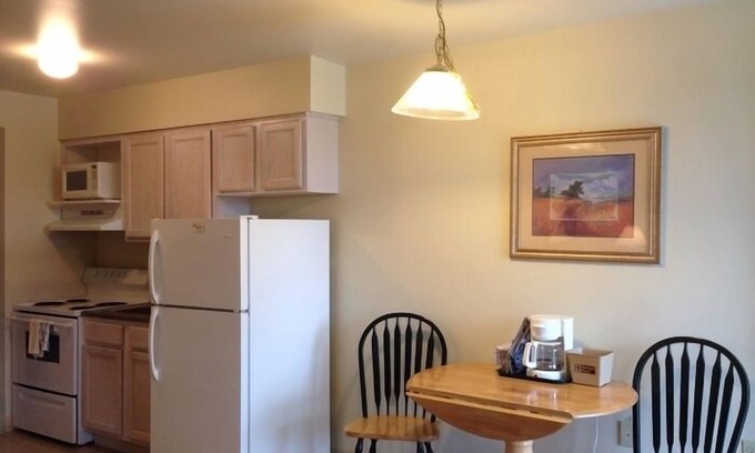 Lewisburg Hotel | All Suites Inn Budget Host