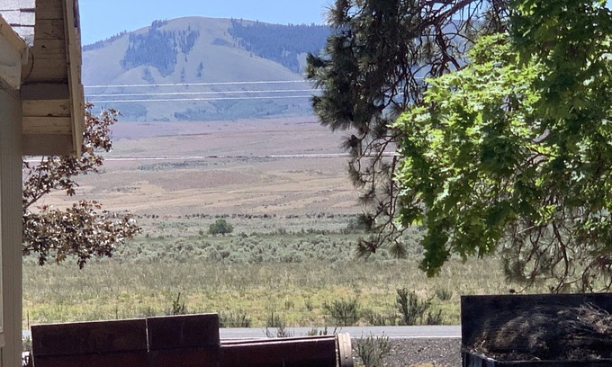 White Swan House | 🌟ALL TO YOURSELF 🌟Peaceful Gem in the Foothills