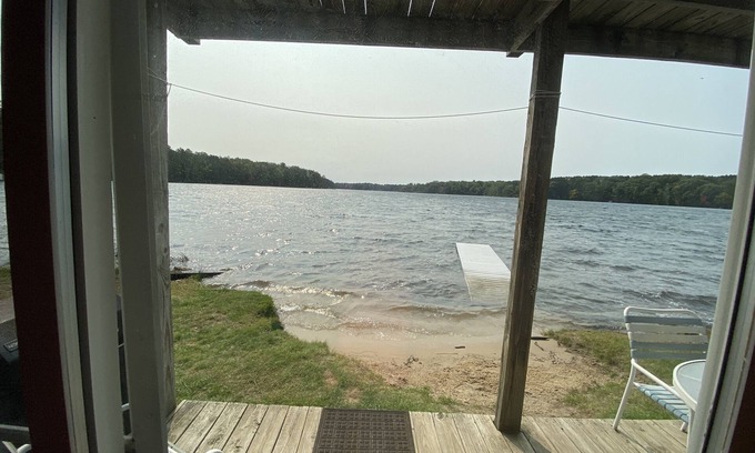 Mancelona Cottage | ALL YEAR ROUND FUN! LAKE FRONT! BLUE BEAR TRAIL UP THE DRIVEWAY! I