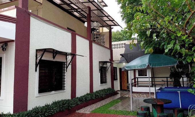 Silang House | All Yours! Roomy 3-Bed Villa + Chill Pool, Balcony Views & Skydeck Vibes