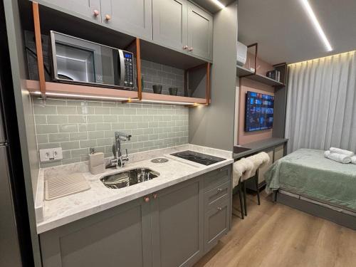 Matriz Apartment | ALLBATEL922 - GUIKA STUDIOS · Studio no Batel c/Piscina, Academia e Coworking