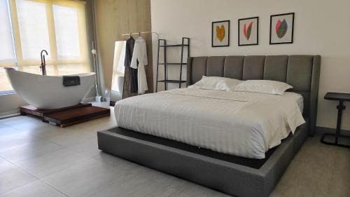 Shah Alam Apartment | Allbes Sunsuria Forum Soho Suite Room