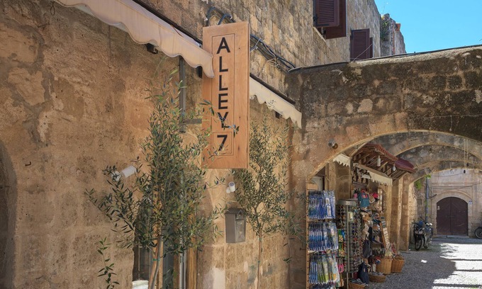 Rhodes Old Town Apartment | Alley 7