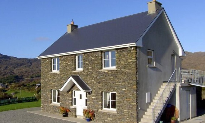 Allihies Cottage | ALLIHIES LODGE, family friendly in Allihies, County Cork