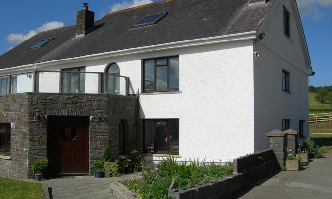 Pont-ar-gothi House | Alltyfyrddin Farm Guest House at The Merlin's Hill Centre
