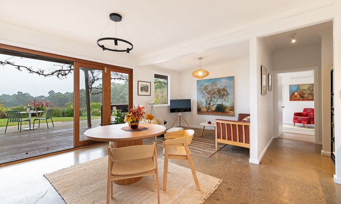 McLaren Flat Villa | Alluca Villa McLaren Vale vineyard escape