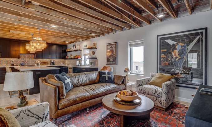 Casper Apartment | Alma Away For Your Perfect Western Stay