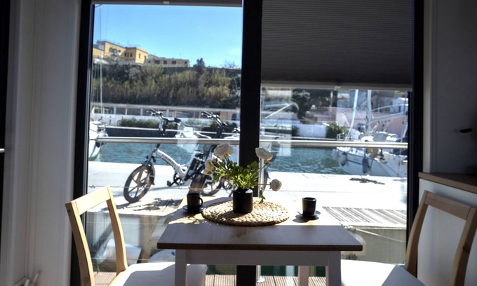 Procida Boat Rental | Almalo Floating House Case galleggianti