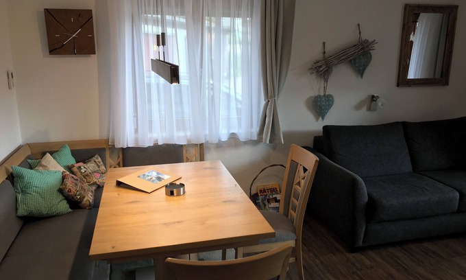 Balderschwang Apartment | Almblick Ferienwohnung mit Ausblick auf die Berge