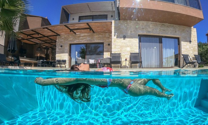 Plaka Villa | Almi-Cove Hill Top Villa II
