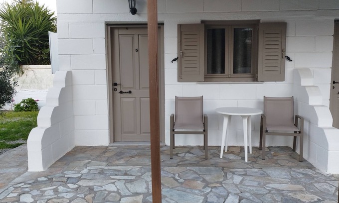 Neo Kalamaki Apartment | Almmos Mezzanine Apartments for rent 50 meters from the sea in Kalamaki Crete