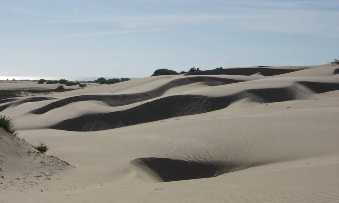 Itaporanga d'Ajuda House | almost deserted beach with great accom, full leisure and dune trails.