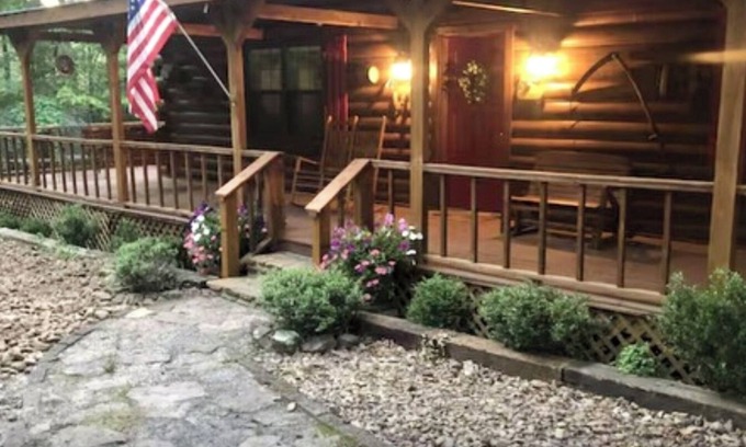 Drasco Cabin | “Almost Heaven” a beautiful log cabin located in a lake and golfing resort!