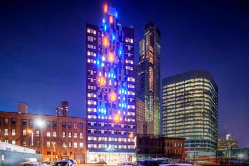Hunters Point Hotel | Aloft Long Island City-Manhattan View