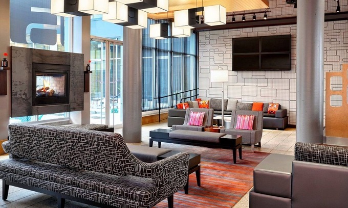 Queens Hotel | Aloft New York LaGuardia Airport