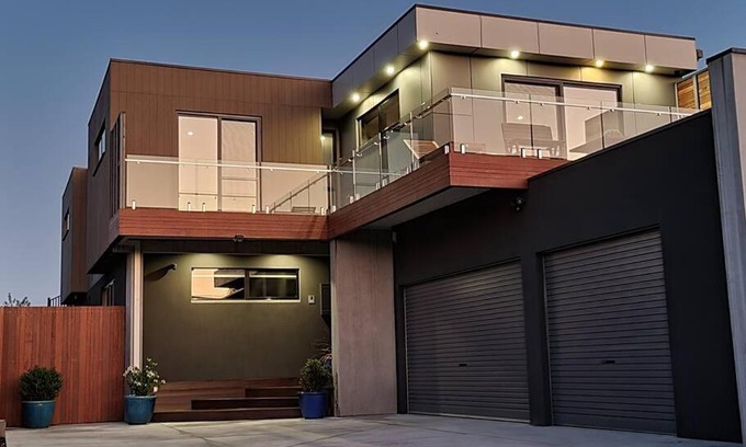 Rye House | Alogara House, Modern, 6 bedrooms with hot tub and views