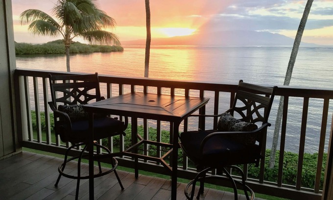 Ualapue Condo | ‘Aloha Kai’ Oceanfront on Molokai, Top Floor, Modern, Peaceful Comfort, Pool