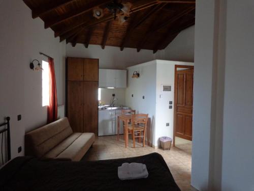 Nafpaktos House | Alonaki Guesthouse