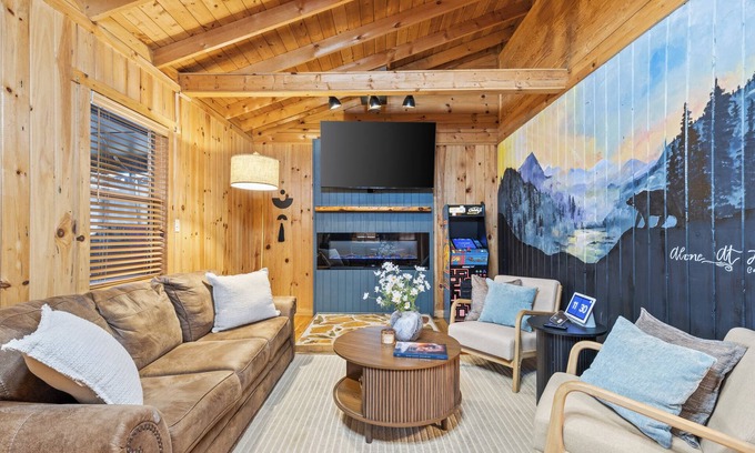 Cashes Valley Cabin | *Alone At Last* Private Retreat w/Hot tub Firepit & More