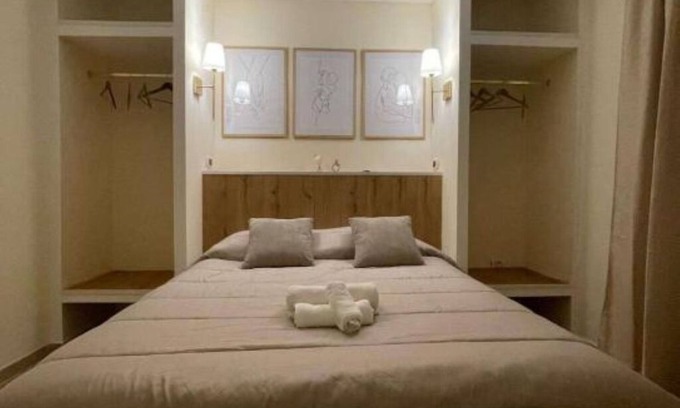 Cosenza Apartment | Along Crati River, mini apartment, vico Postierla, historic center.
