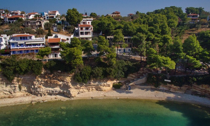 Votsi House | Alonissos: High standard seafront villa