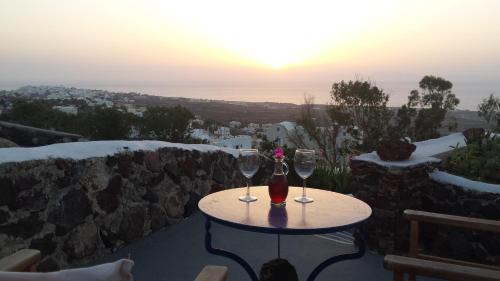 Finikia Apartment | Alonistra Oia Houses