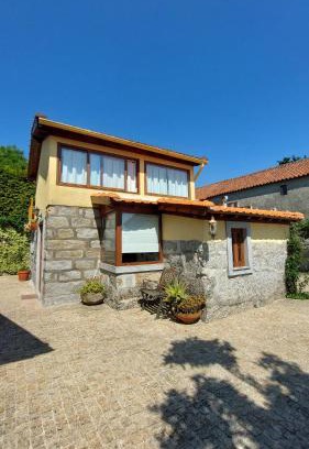 Guimaraes House | Alpendre