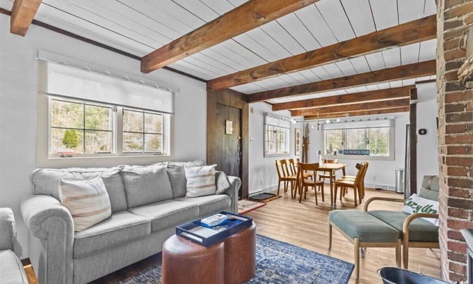 Stowe Area House | Alpenglow Chalet: Beautiful 5BR w/Pool+Pickleball