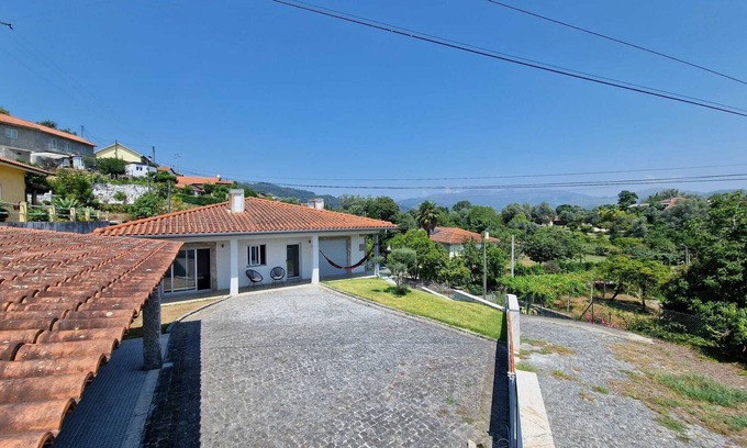 Amares Cottage | Alpha House