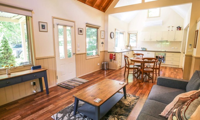 Harrietville Cottage | ALPINE ARNICA COTTAGE 1: Harrietville