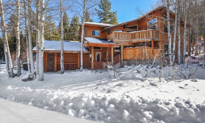 Alpine Meadows House | Alpine Chalet – Nature Lovers Rejoice! Chic 4 BDR