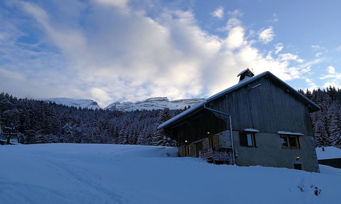 Mont-Saxonnex Ski Chalet | alpine chalet on the slopes Mont-Saxonnex 5 pers
