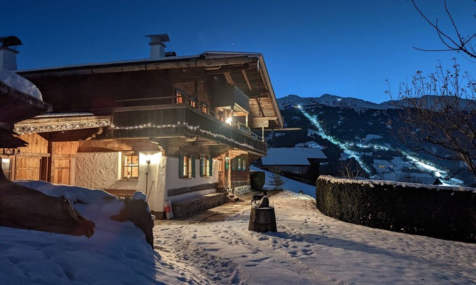 Stummerberg Ski Chalet | Alpine chalet with its own garden