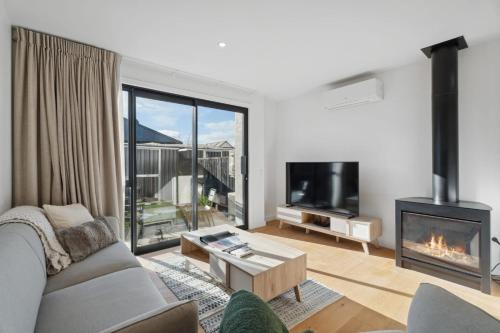 Albert Town Apartment | Alpine Escape Apartment