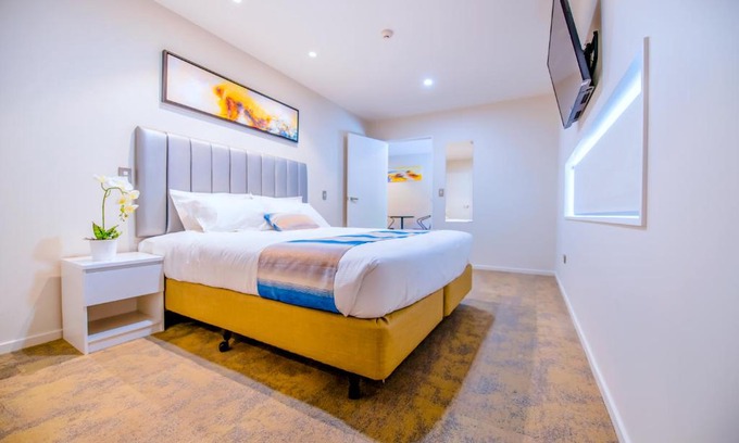 Upper Riccarton Hotel | Alpine Hotel