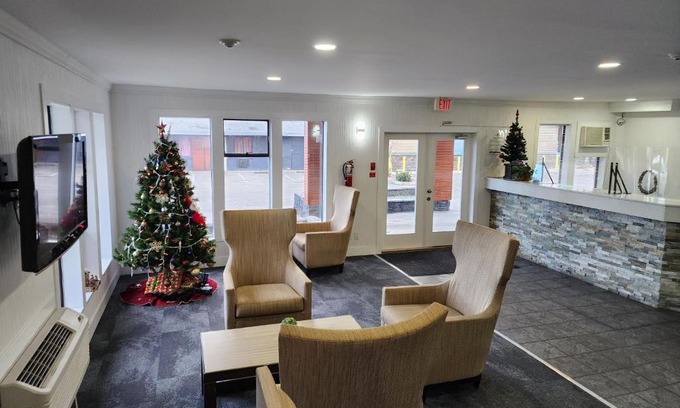 South Clearbrook Hotel | Alpine Inn Abbotsford