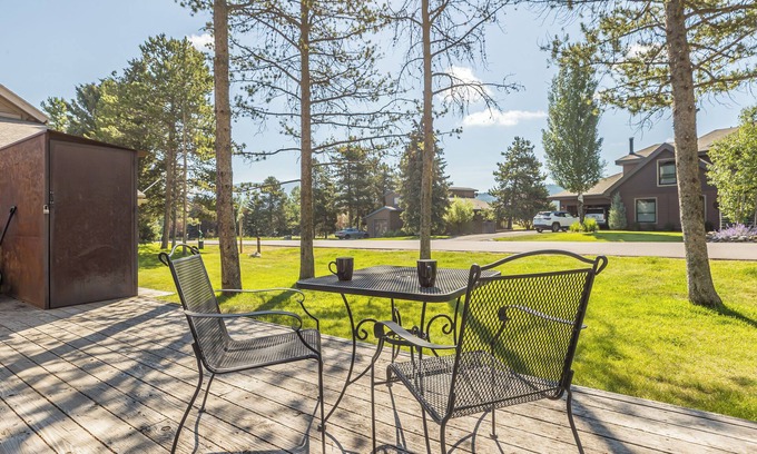 Big Sky Meadow Village Condo | Alpine Nest Chalet - Nordic Skiing | Community Hot tub, pool & sauna