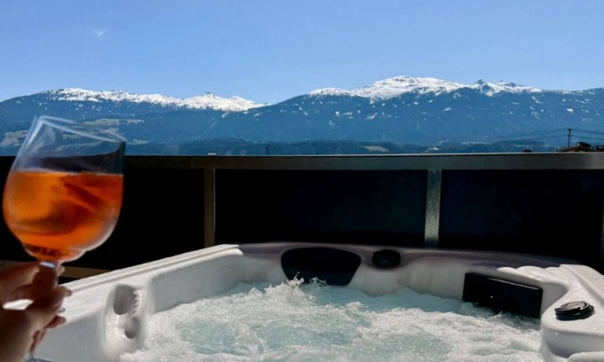Thaur Apartment | Alpine Shine Retreat