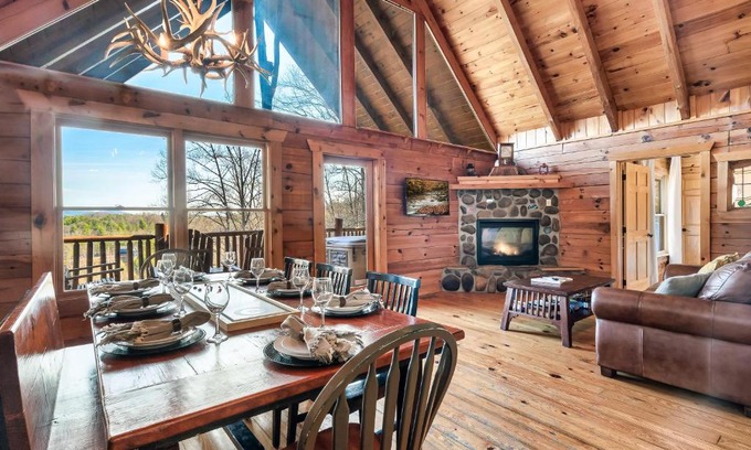 Sevierville House | Alpine Splendor Family Game Room Views Hot Tub