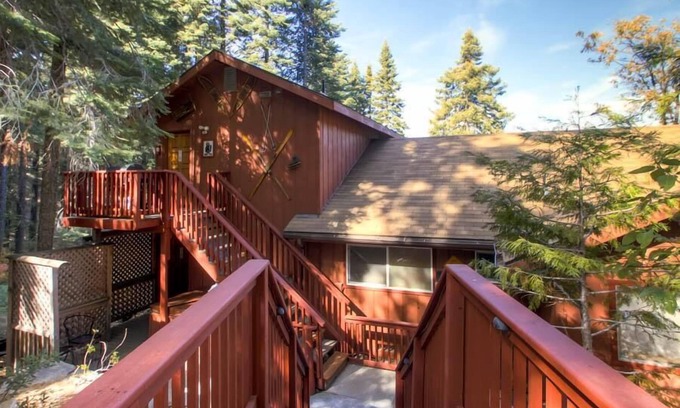 Yosemite West House | Alpine View