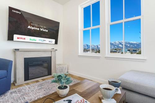 Buena Vista House | Alpine Vista Short Walk Downtown & Stunning Views